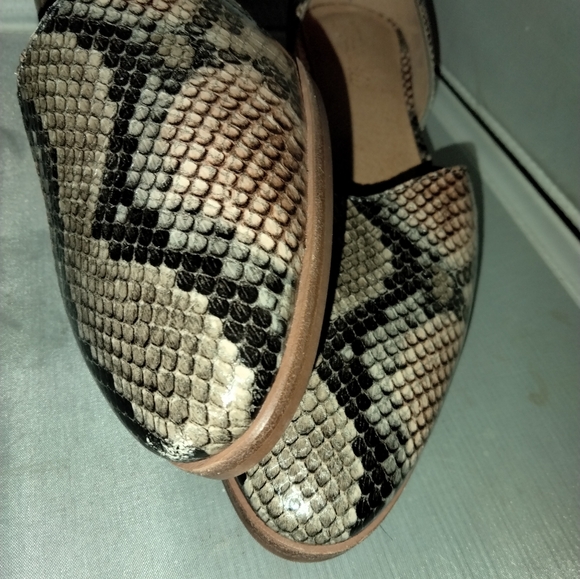 New women's slip on shoes by Madewell snake print size 9 pointy - Picture 5 of 10